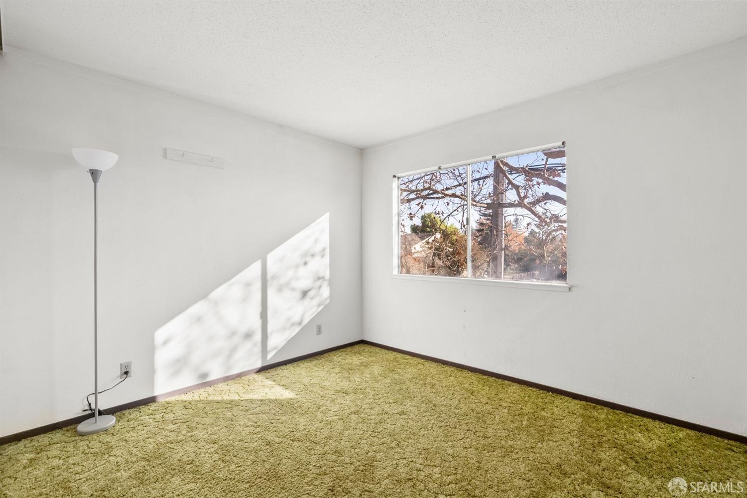 Detail Gallery Image 15 of 34 For 532 Tyrella Ave #18,  Mountain View,  CA 94043 - 3 Beds | 1/1 Baths