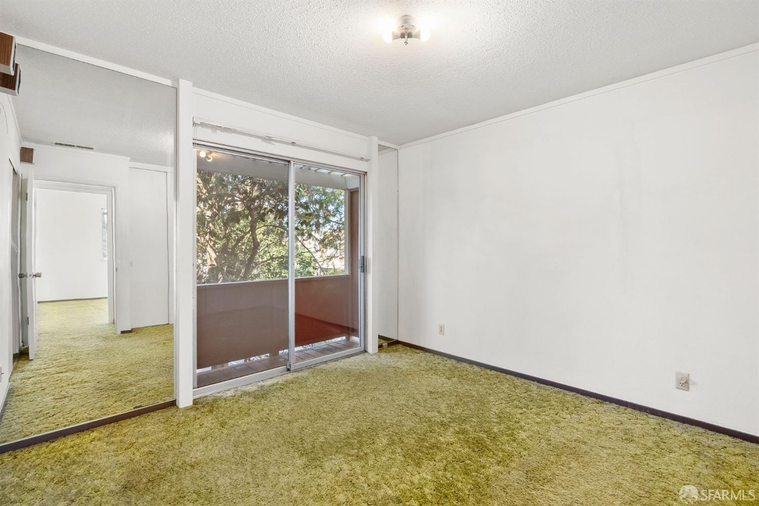 Detail Gallery Image 13 of 34 For 532 Tyrella Ave #18,  Mountain View,  CA 94043 - 3 Beds | 1/1 Baths