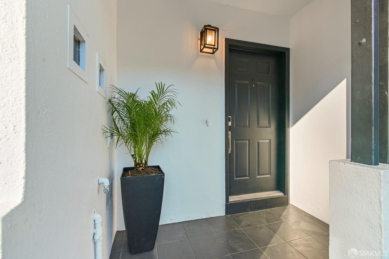 Detail Gallery Image 2 of 39 For 68 Dellbrook Ave, San Francisco,  CA 94131 - 3 Beds | 2 Baths