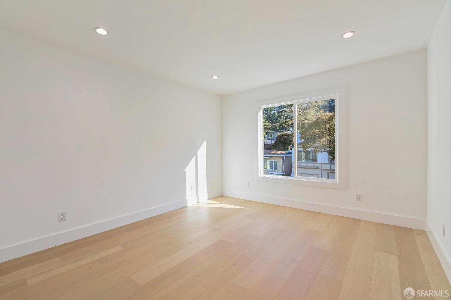 Detail Gallery Image 20 of 39 For 68 Dellbrook Ave, San Francisco,  CA 94131 - 3 Beds | 2 Baths