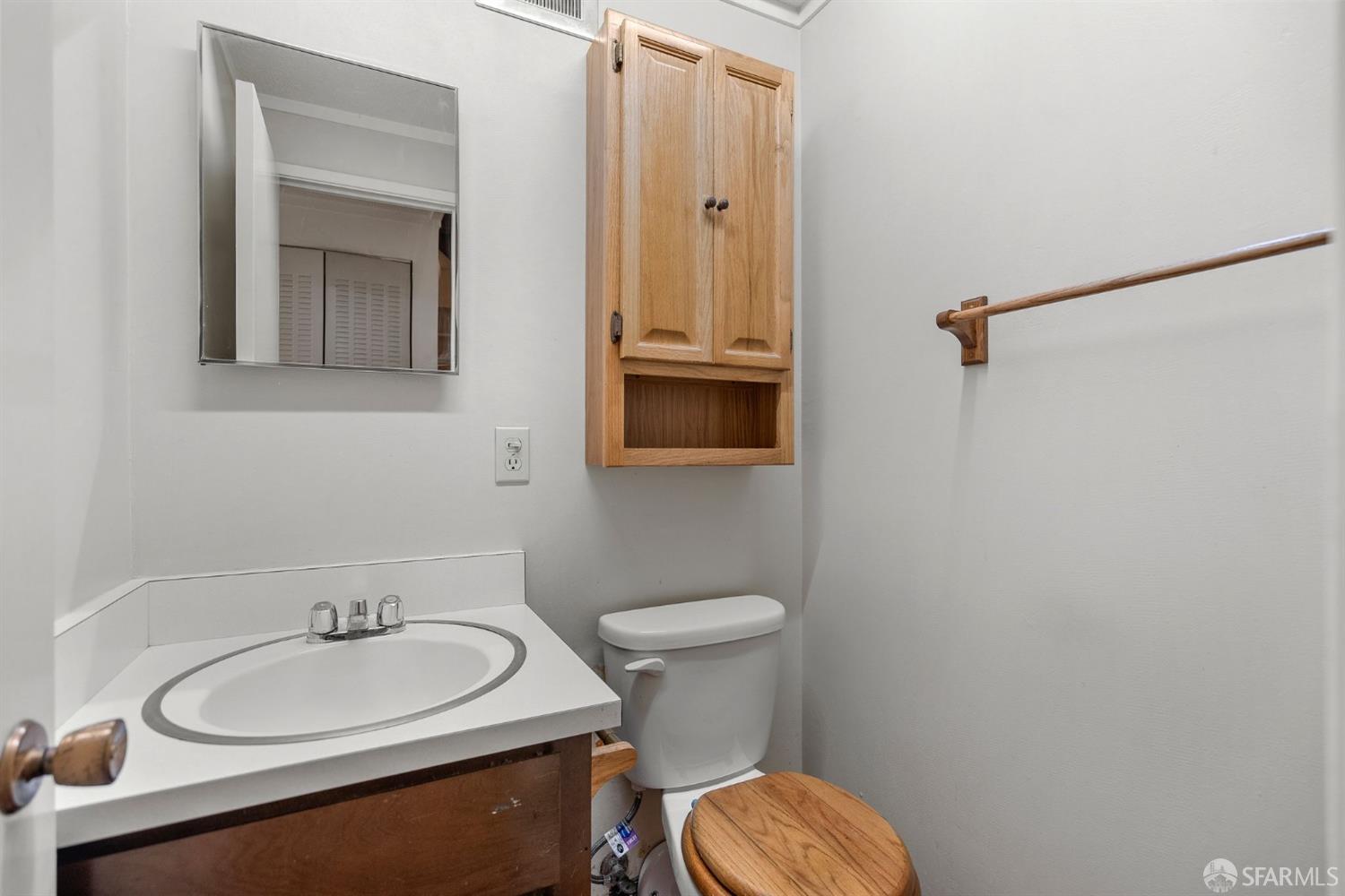 Detail Gallery Image 11 of 34 For 532 Tyrella Ave #18,  Mountain View,  CA 94043 - 3 Beds | 1/1 Baths