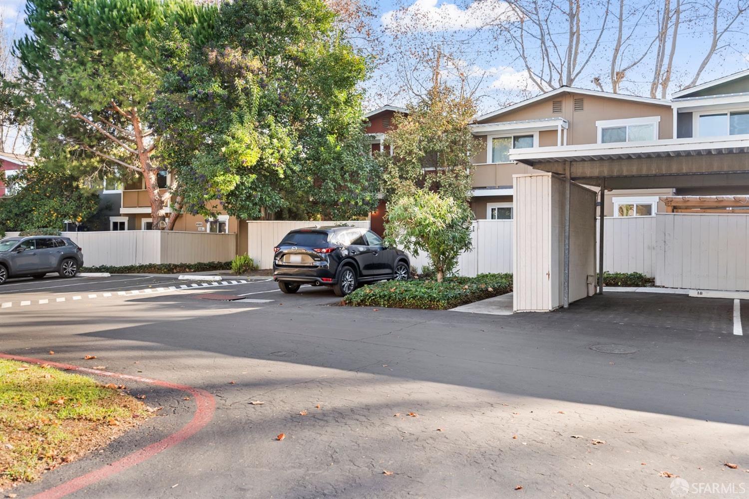 Detail Gallery Image 25 of 34 For 532 Tyrella Ave #18,  Mountain View,  CA 94043 - 3 Beds | 1/1 Baths