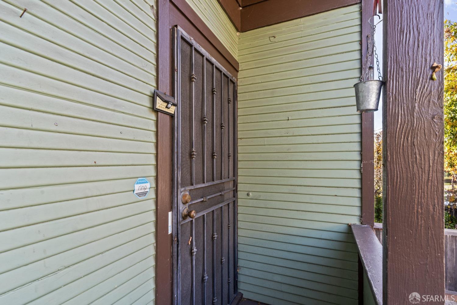 Detail Gallery Image 4 of 40 For 2724 Garber St a,  Berkeley,  CA 94705 - 2 Beds | 1 Baths