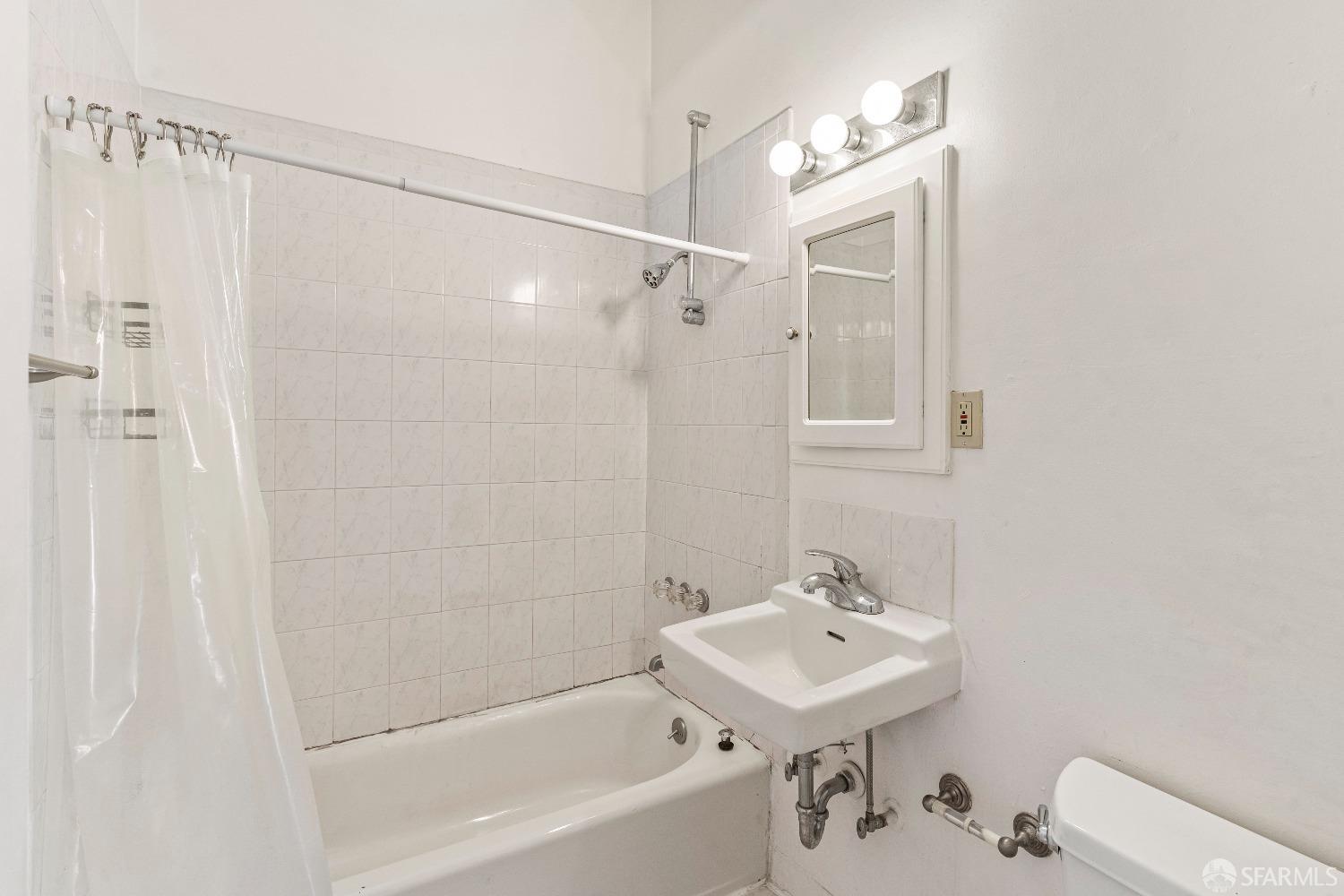 Detail Gallery Image 21 of 40 For 2724 Garber St a,  Berkeley,  CA 94705 - 2 Beds | 1 Baths