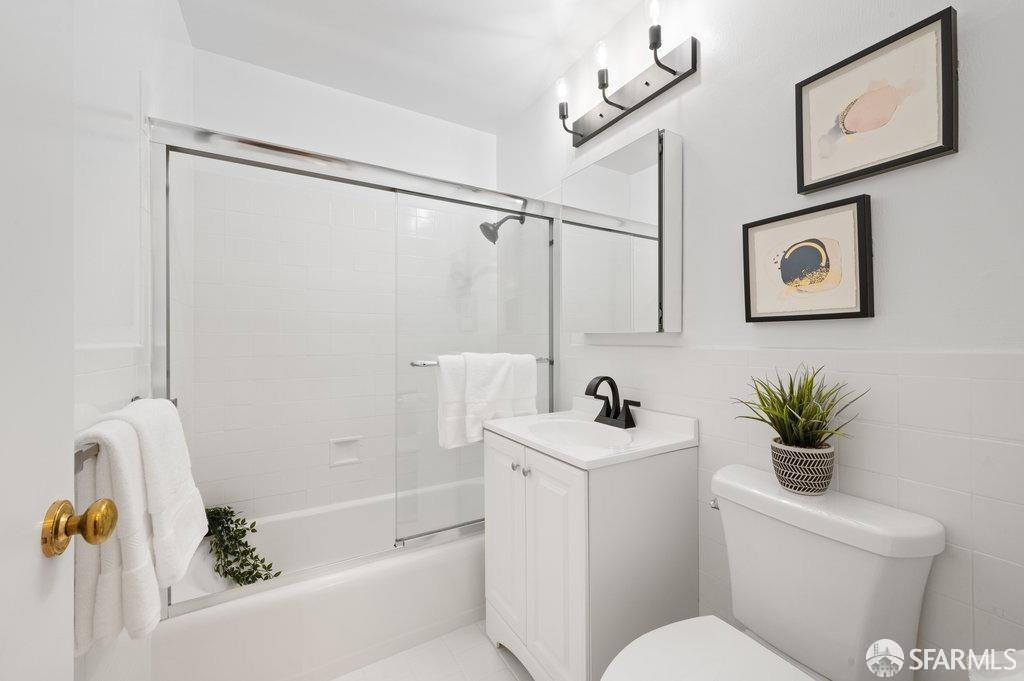 Detail Gallery Image 3 of 9 For 2077 Jackson St #302,  San Francisco,  CA 94109 - 1 Beds | 1 Baths