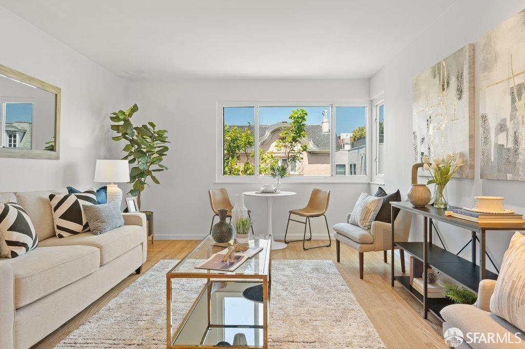 Detail Gallery Image 1 of 9 For 2077 Jackson St #302,  San Francisco,  CA 94109 - 1 Beds | 1 Baths