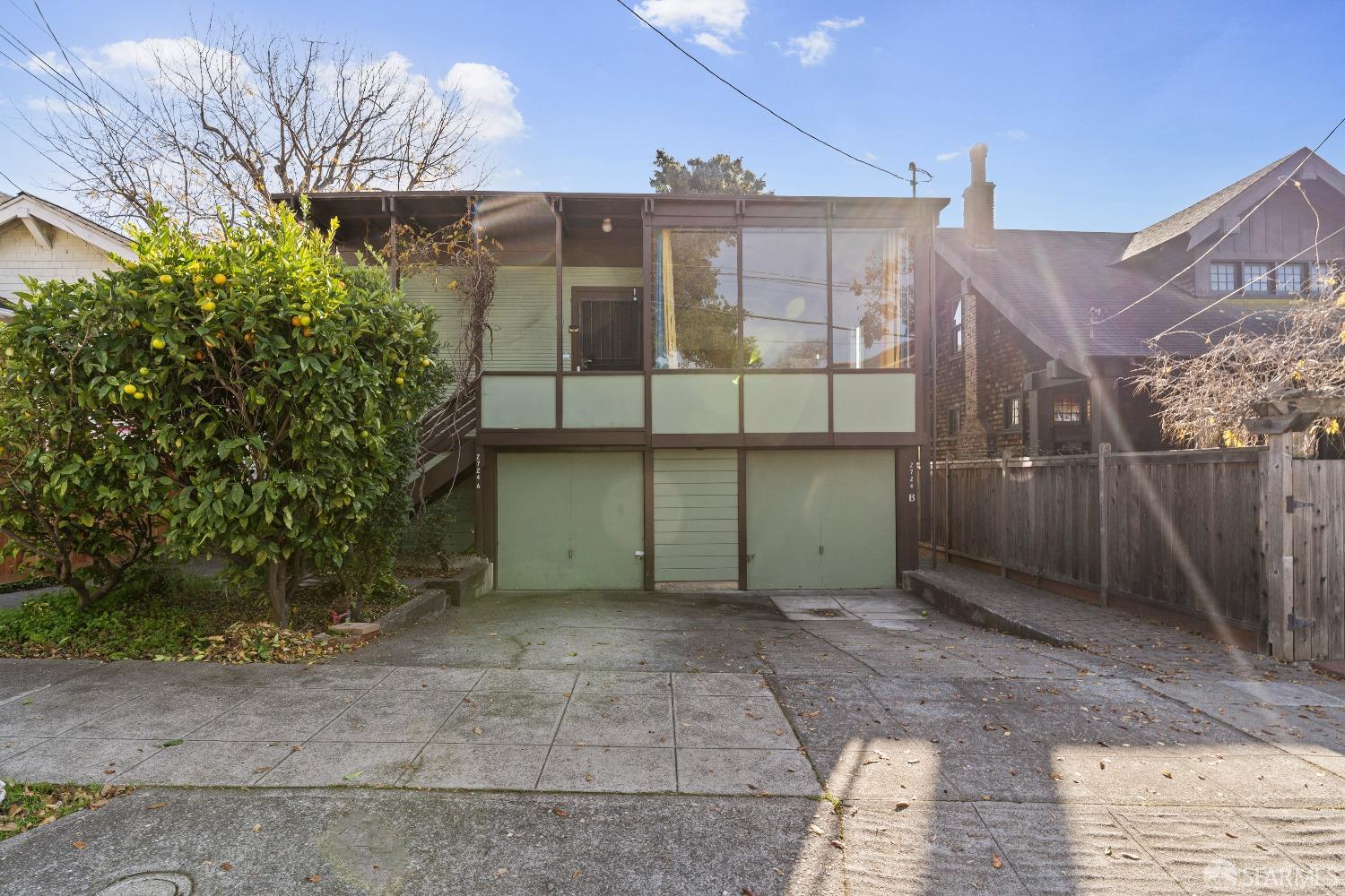 Detail Gallery Image 2 of 40 For 2724 Garber St a,  Berkeley,  CA 94705 - 2 Beds | 1 Baths