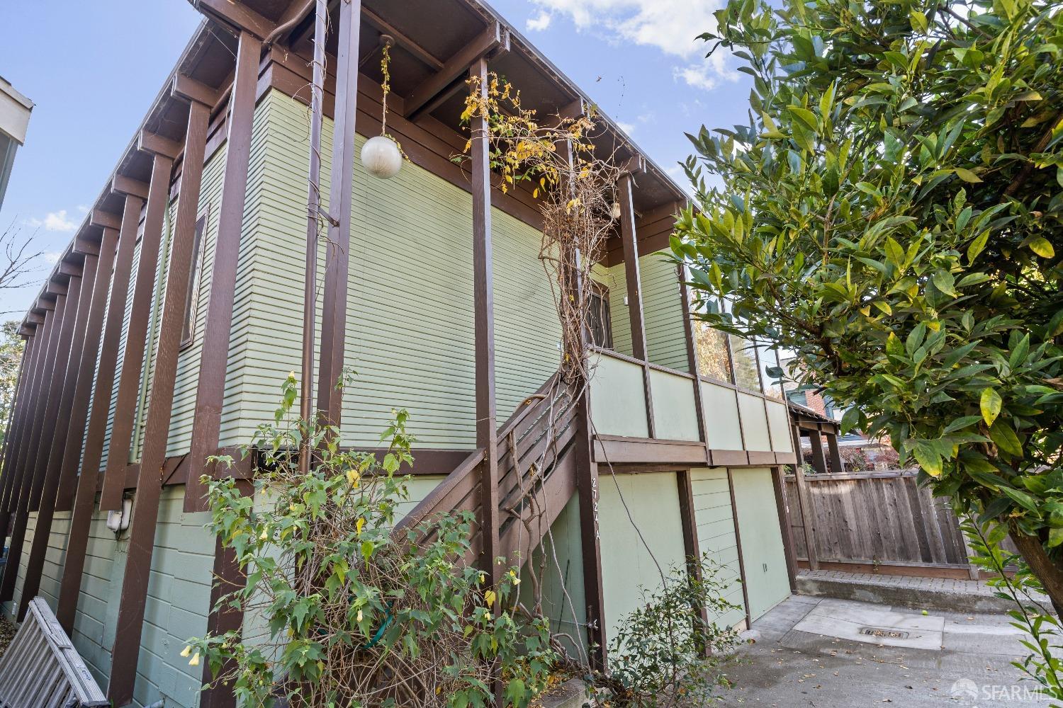 Detail Gallery Image 3 of 40 For 2724 Garber St a,  Berkeley,  CA 94705 - 2 Beds | 1 Baths