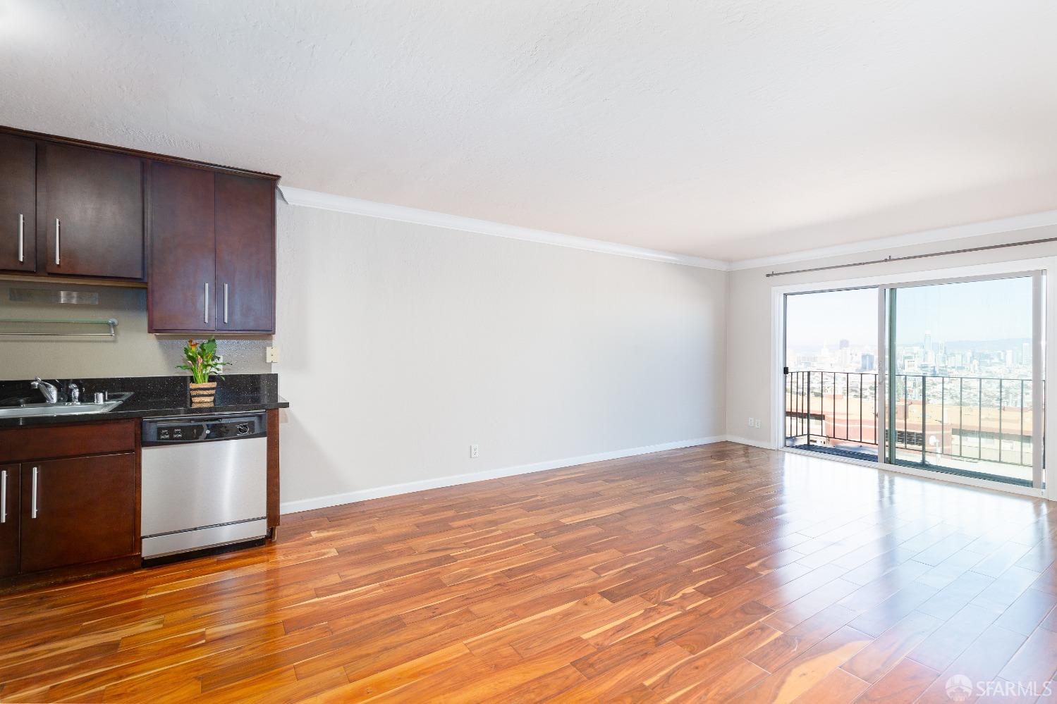 Detail Gallery Image 1 of 15 For 646 Corbett Ave #505,  San Francisco,  CA 94114 - 1 Beds | 1 Baths