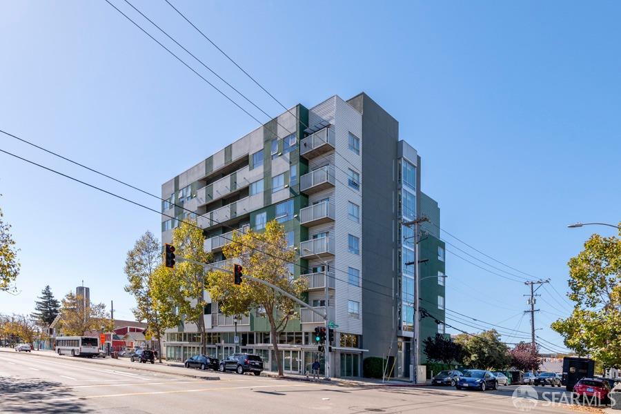 Detail Gallery Image 1 of 23 For 6465 San Pablo Ave #303-L,  Emeryville,  CA 94608 - 2 Beds | 2 Baths