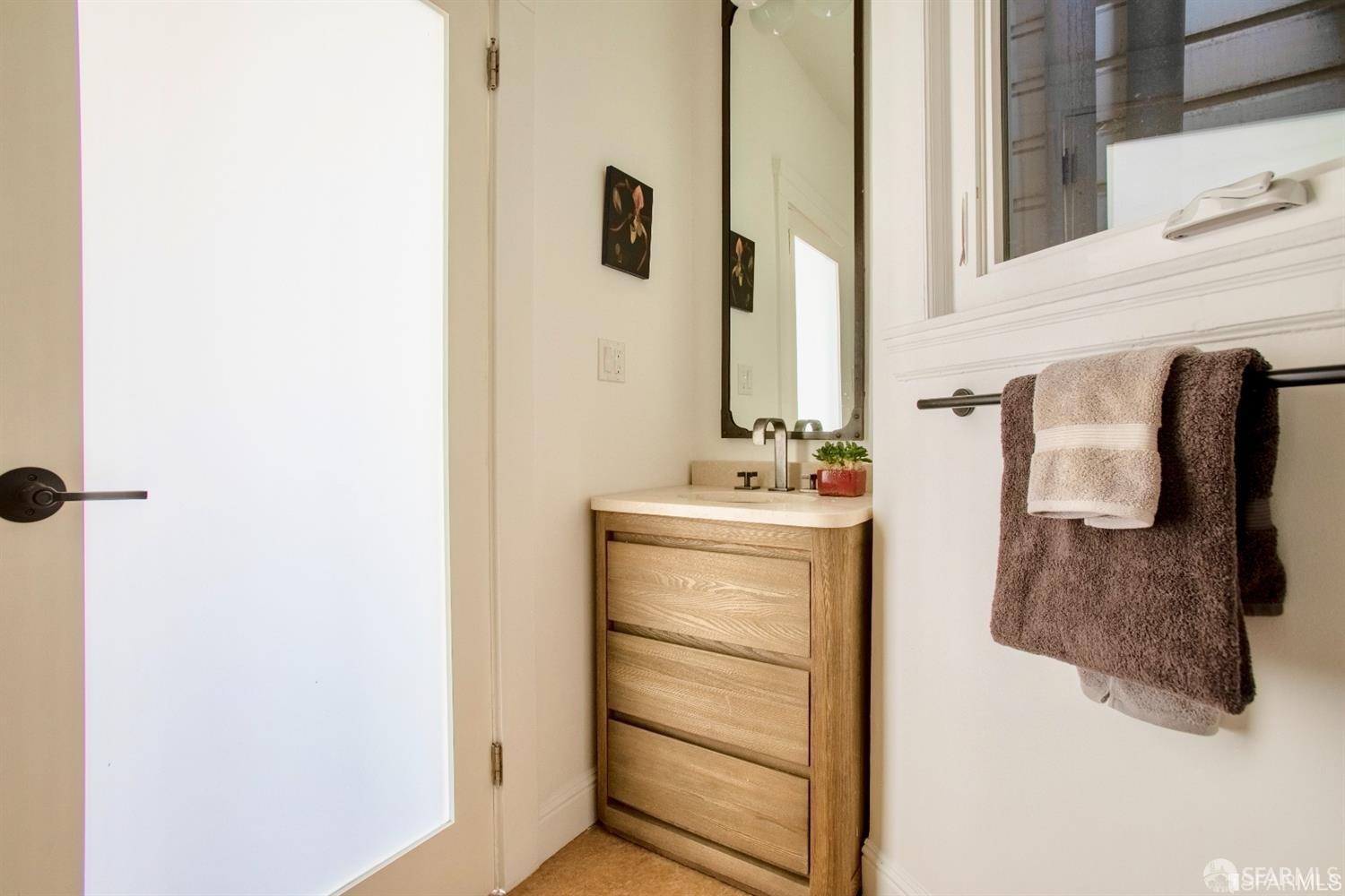 Detail Gallery Image 9 of 15 For 1327 Kearny St, San Francisco,  CA 94133 - 1 Beds | 1 Baths