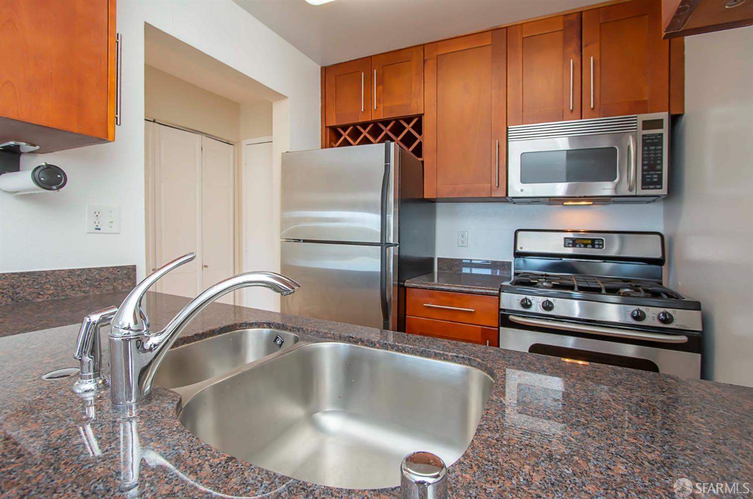 Detail Gallery Image 5 of 18 For 255 Red Rock Way 102h,  San Francisco,  CA 94131 - 1 Beds | 1 Baths