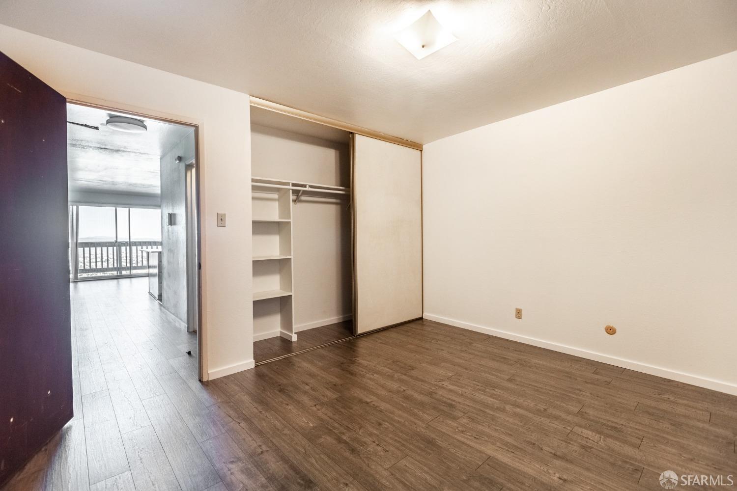 Detail Gallery Image 6 of 7 For 811 Burnett Ave #1,  San Francisco,  CA 94131 - 1 Beds | 1 Baths