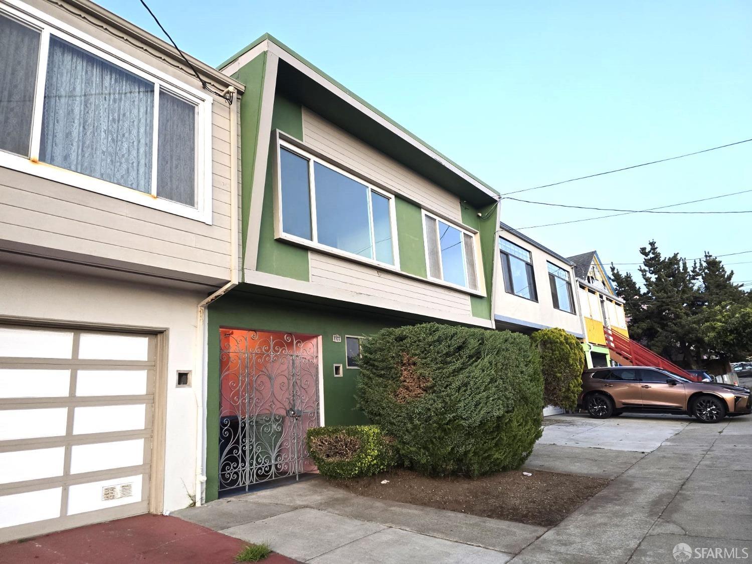 Detail Gallery Image 2 of 14 For 272 Farallones St, San Francisco,  CA 94112 - 2 Beds | 1 Baths