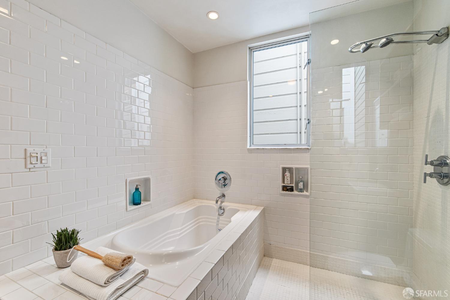 Detail Gallery Image 39 of 64 For 1024 Masonic Ave, San Francisco,  CA 94117 - 4 Beds | 2/1 Baths