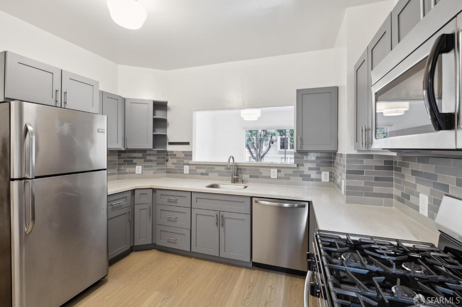 Detail Gallery Image 10 of 48 For 789 Page St, San Francisco,  CA 94117 - – Beds | – Baths
