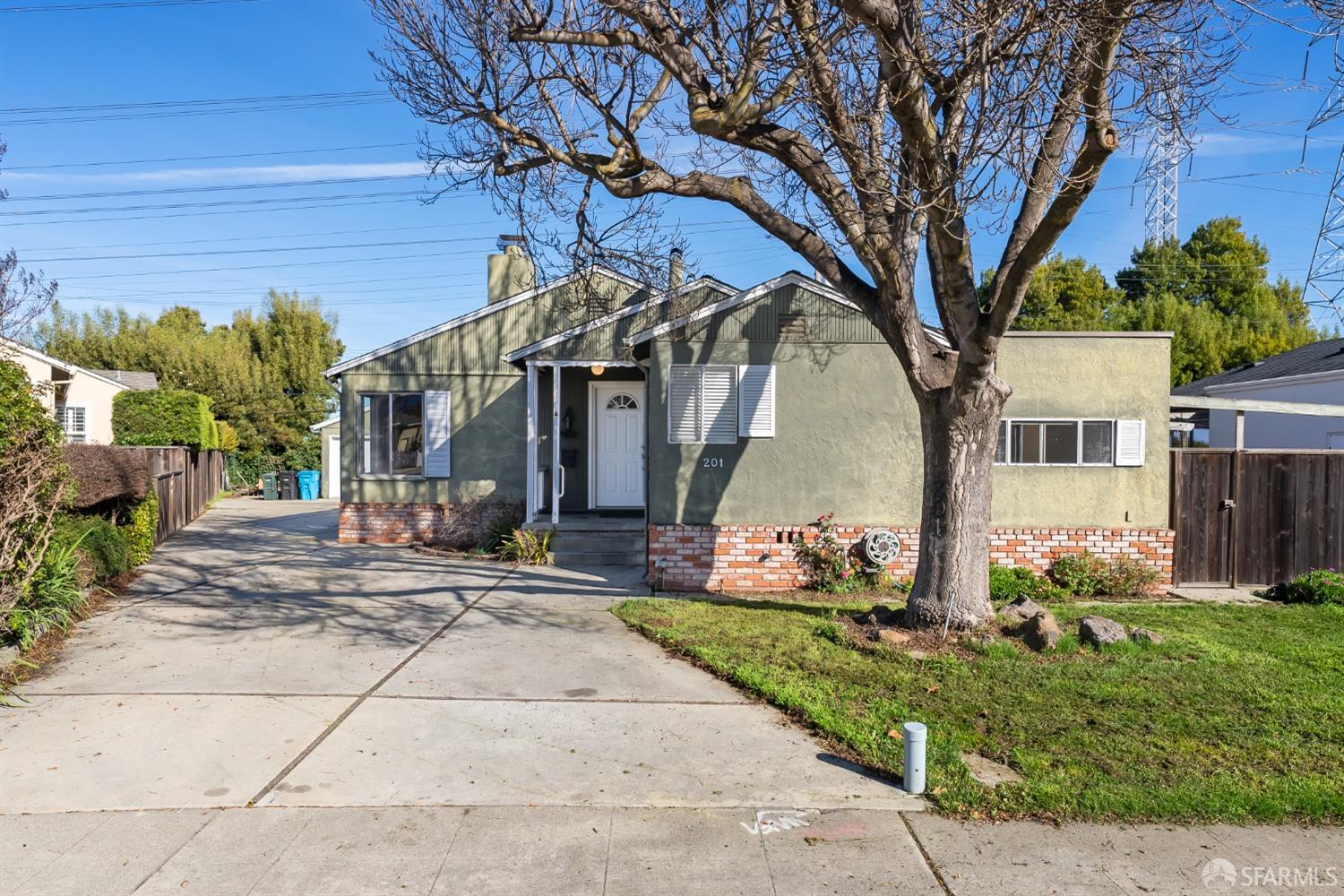 Detail Gallery Image 2 of 47 For 201 Ryder St, San Mateo,  CA 94401 - 3 Beds | 2/1 Baths