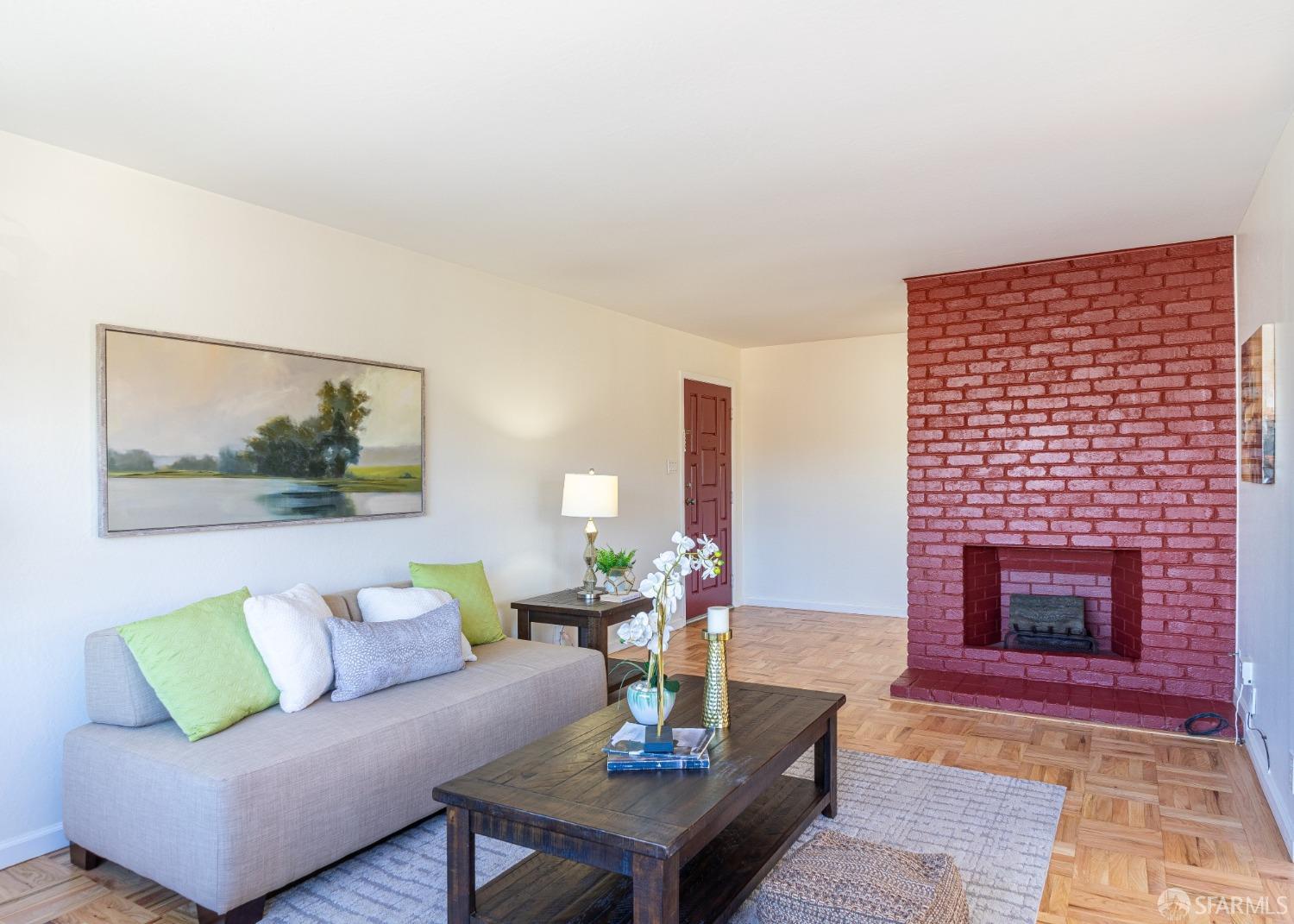 Detail Gallery Image 3 of 21 For 271 Del Prado Dr, Daly City,  CA 94015 - 3 Beds | 2 Baths