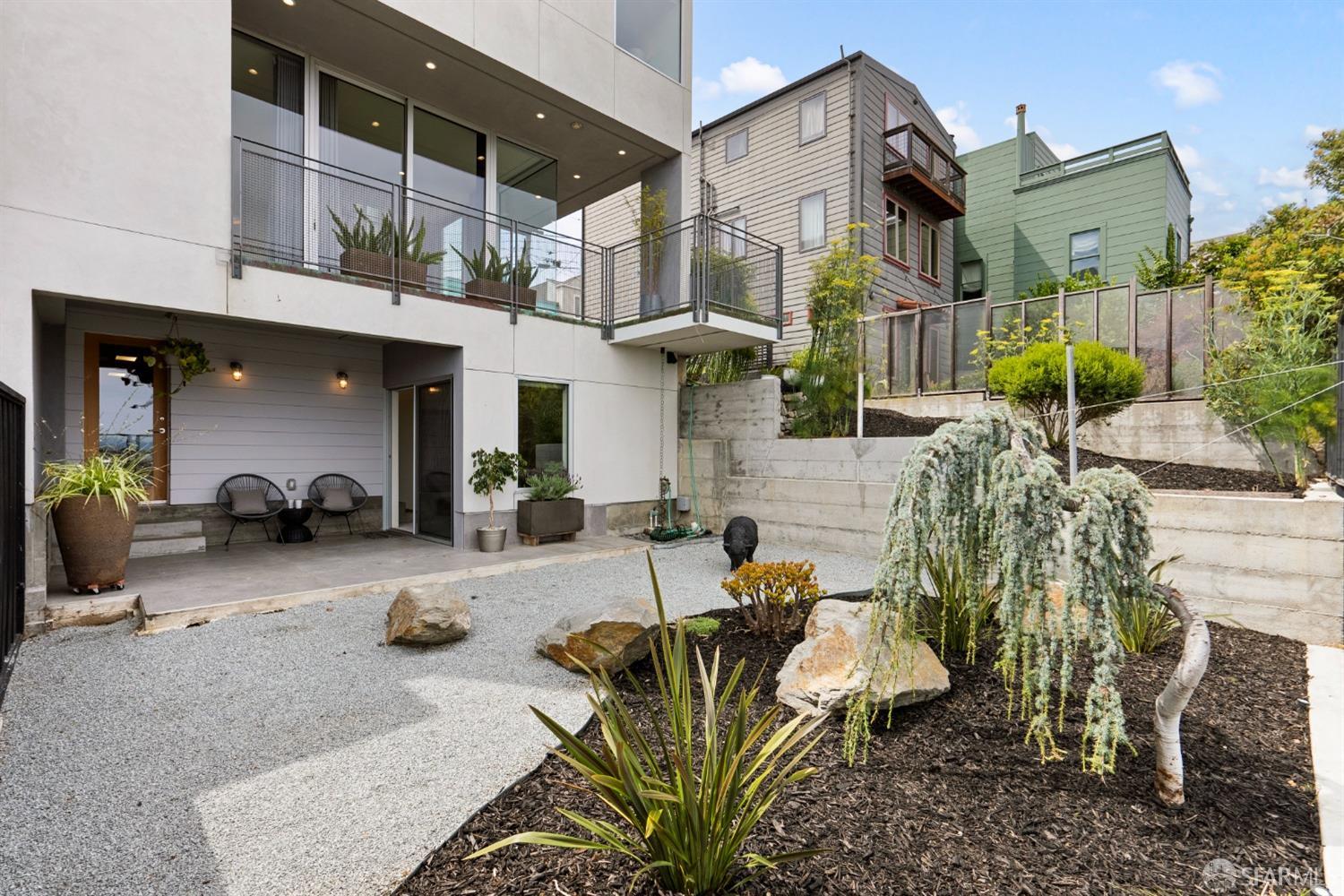 Detail Gallery Image 31 of 57 For 147 Bronte St, San Francisco,  CA 94110 - 4 Beds | 3/1 Baths