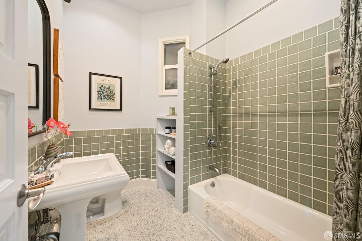 Detail Gallery Image 16 of 23 For 169 Belvedere St, San Francisco,  CA 94117 - 2 Beds | 1/1 Baths