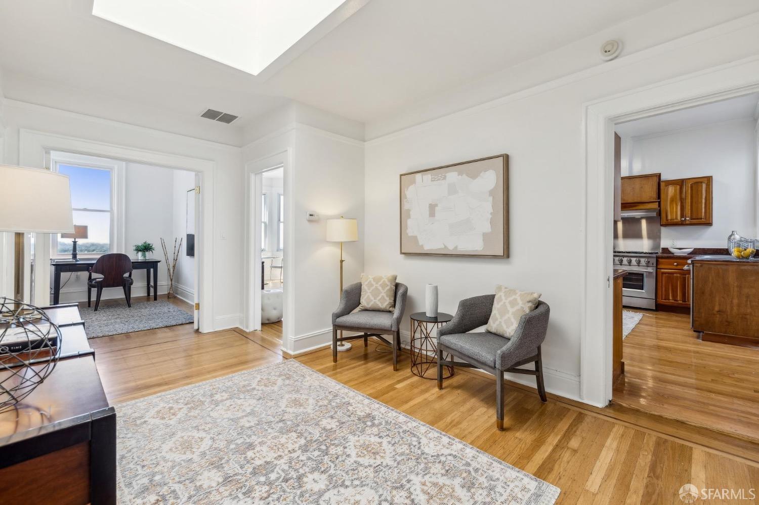 Photo #3: 424073753 Listing 