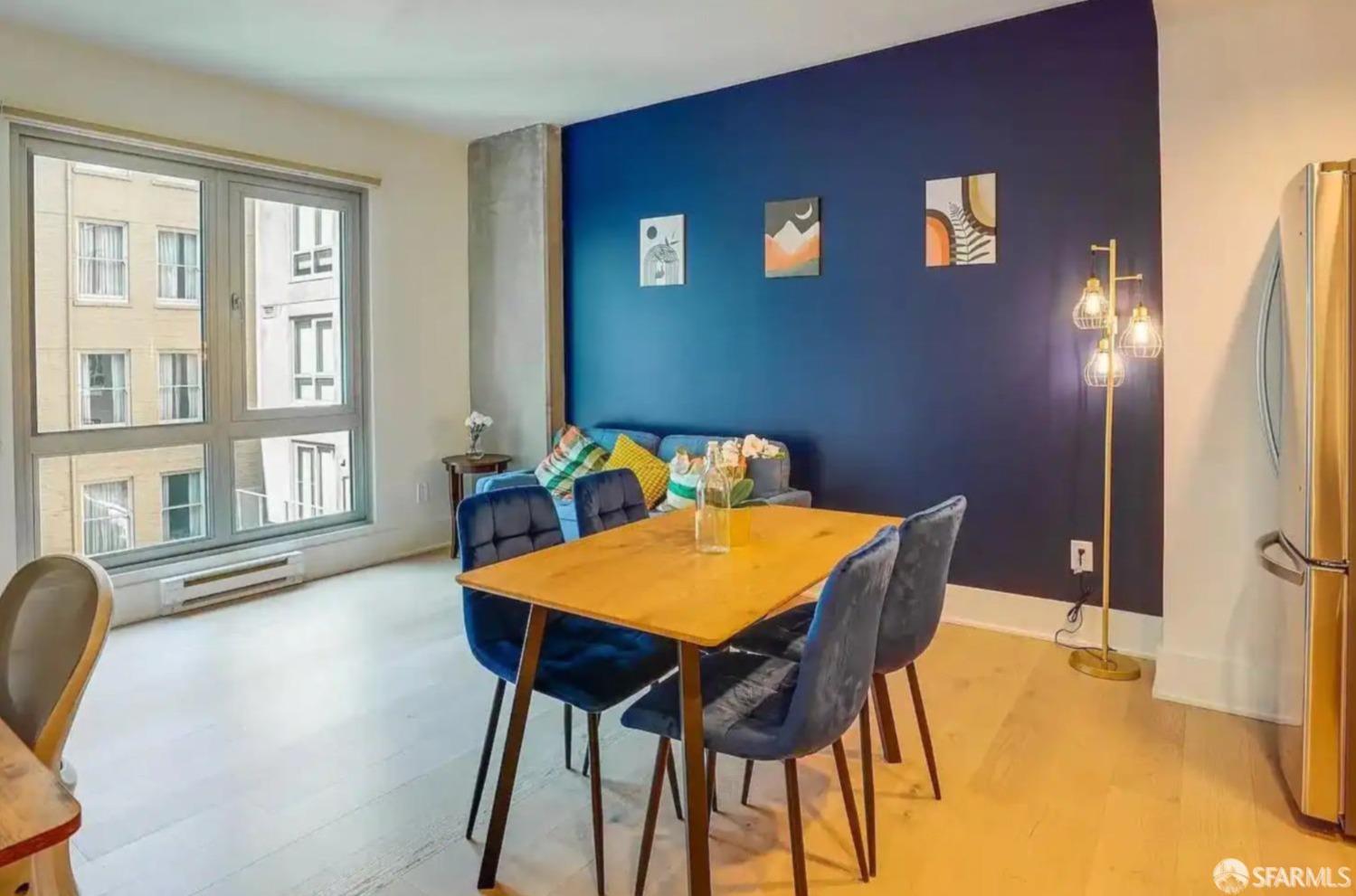 Photo #3: 425004727 Listing 