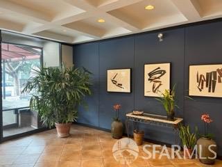 Photo #3: 425005439 Listing 