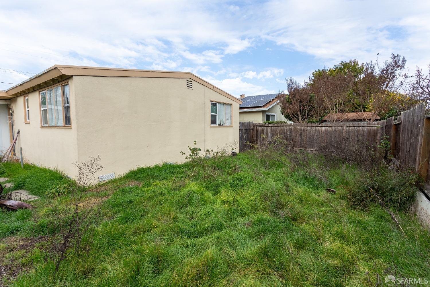 Farrington Way, East Palo Alto, California image 25