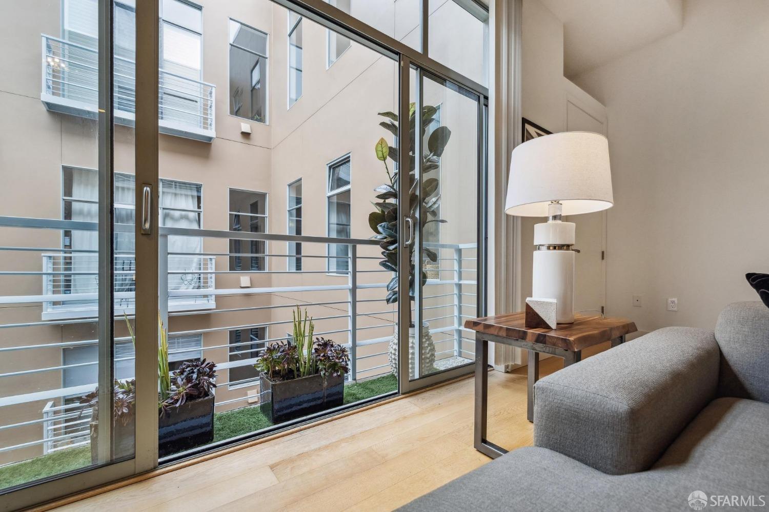 Photo #3: 425008183 Listing 