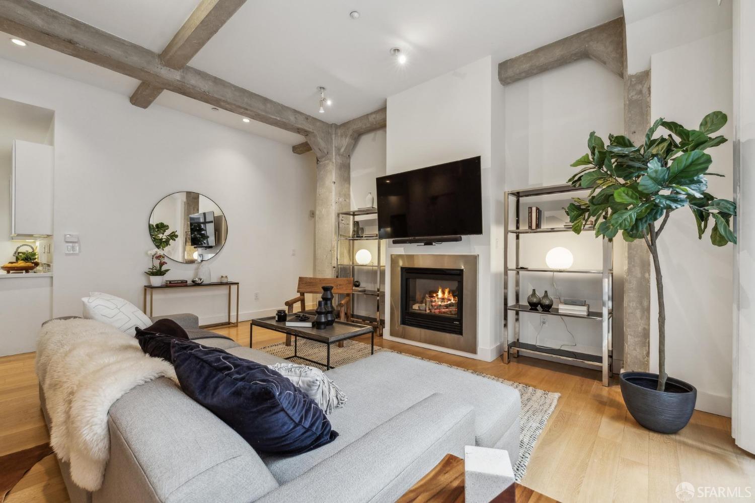 Photo #5: 425008183 Listing 