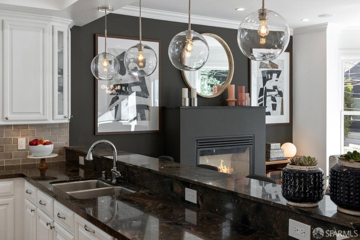 Photo #5: 425000599 Listing 