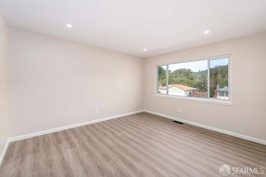 Detail Gallery Image 19 of 41 For 3430 Morningside Dr, El Sobrante,  CA 94803 - 4 Beds | 3 Baths