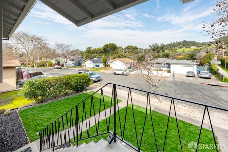 Detail Gallery Image 4 of 41 For 3430 Morningside Dr, El Sobrante,  CA 94803 - 4 Beds | 3 Baths