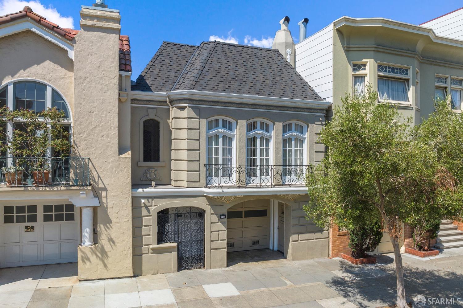Detail Gallery Image 1 of 1 For 3239 Webster St, San Francisco,  CA 94123 - 3 Beds | 3/1 Baths