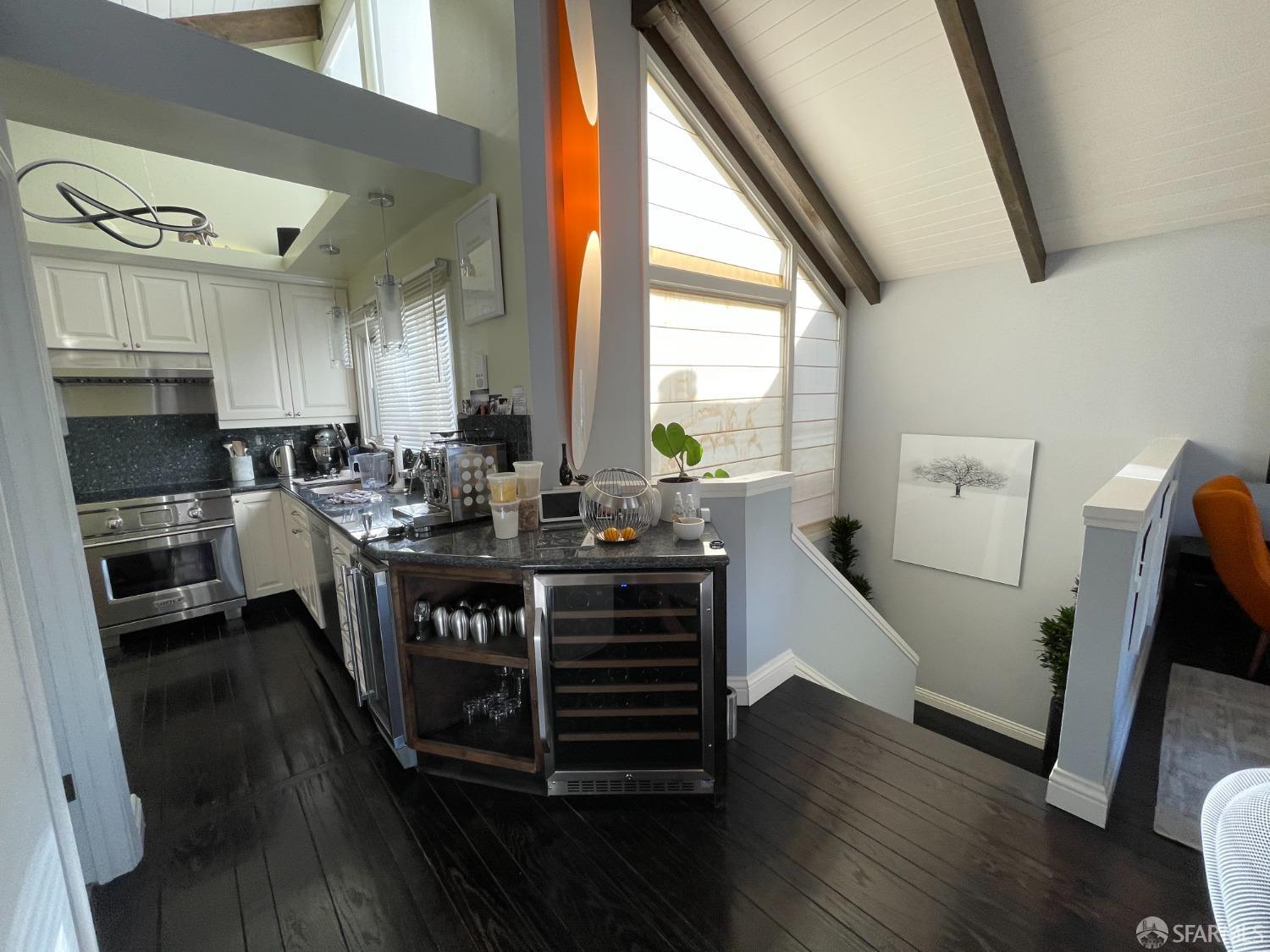 Photo #2: 425012515 Listing 