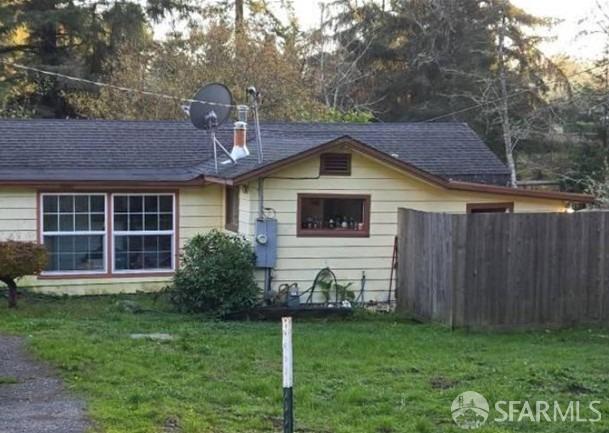 Detail Gallery Image 1 of 1 For 144 Parker Ln, McKinleyville,  CA 95519 - 3 Beds | 1 Baths