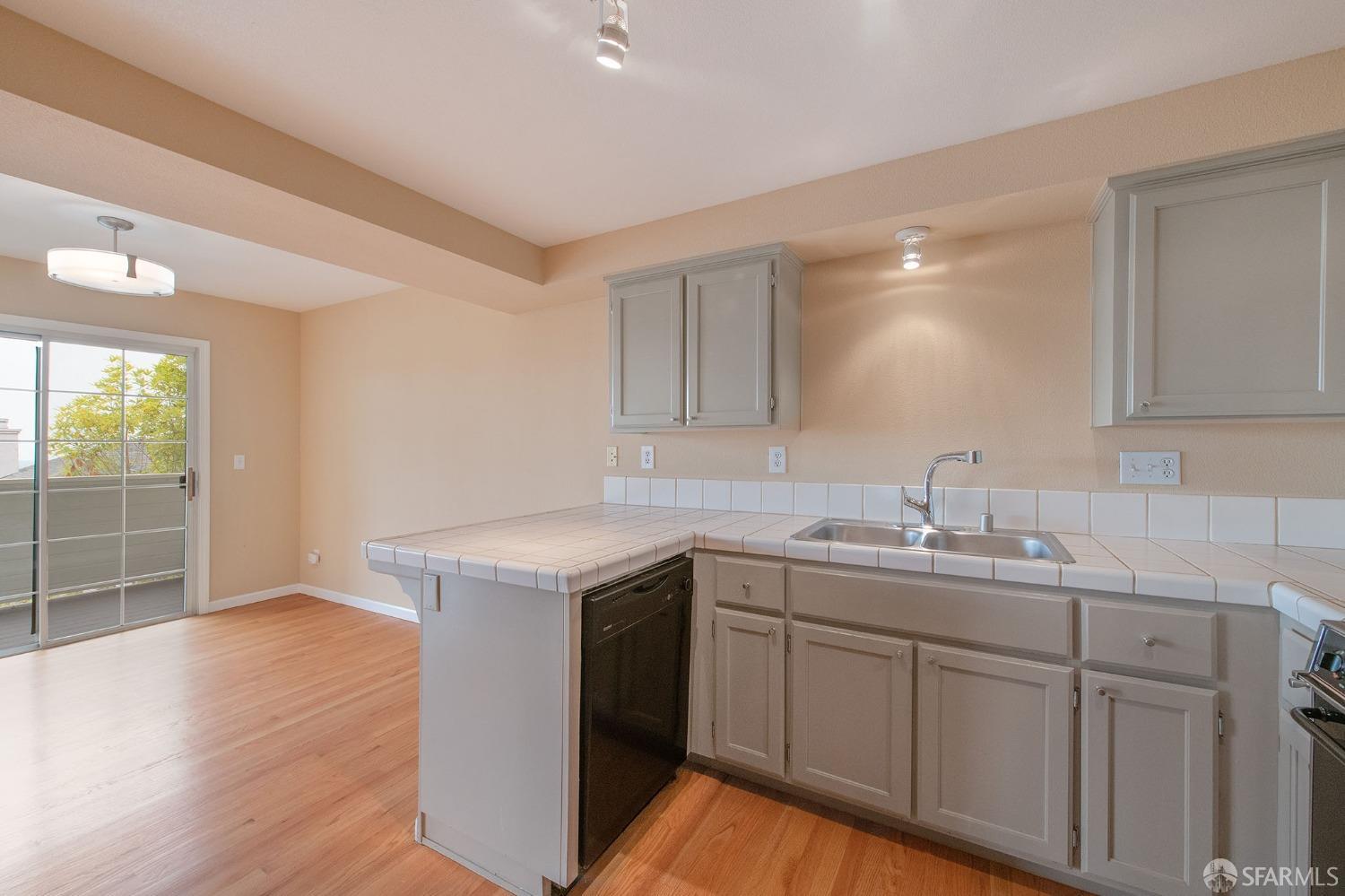 Detail Gallery Image 45 of 54 For 4369 Terrabella Way, Oakland,  CA 94619 - 3 Beds | 2 Baths