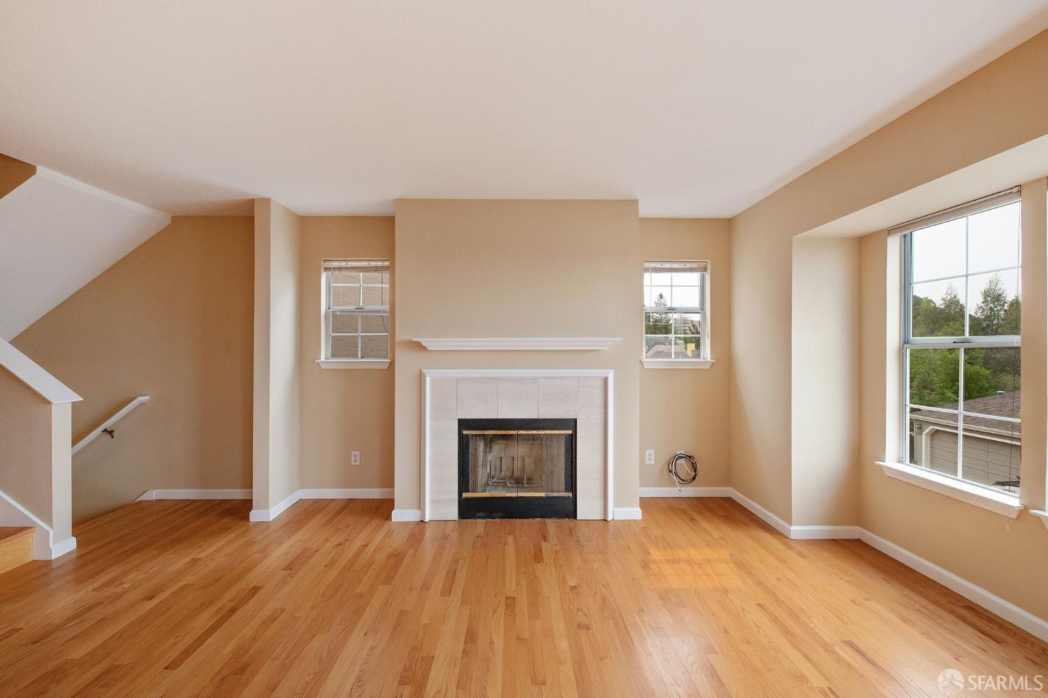 Detail Gallery Image 9 of 54 For 4369 Terrabella Way, Oakland,  CA 94619 - 3 Beds | 2 Baths