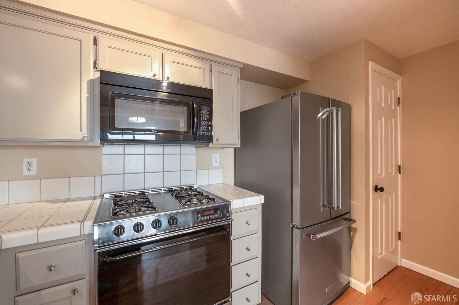 Detail Gallery Image 48 of 54 For 4369 Terrabella Way, Oakland,  CA 94619 - 3 Beds | 2 Baths