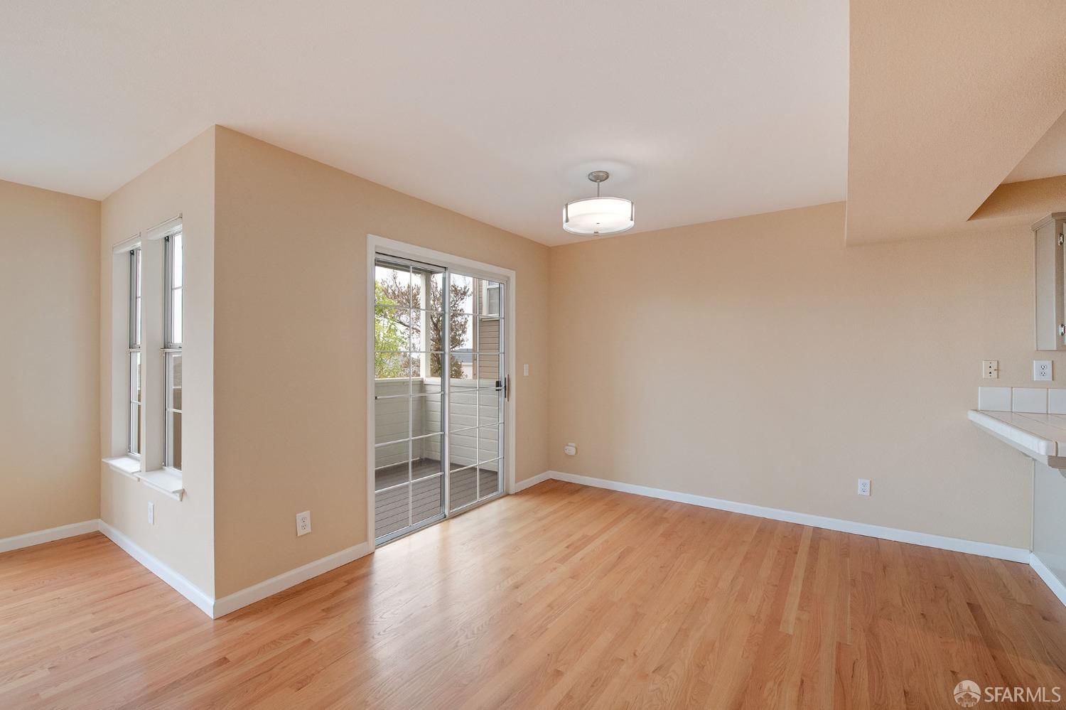 Detail Gallery Image 6 of 54 For 4369 Terrabella Way, Oakland,  CA 94619 - 3 Beds | 2 Baths