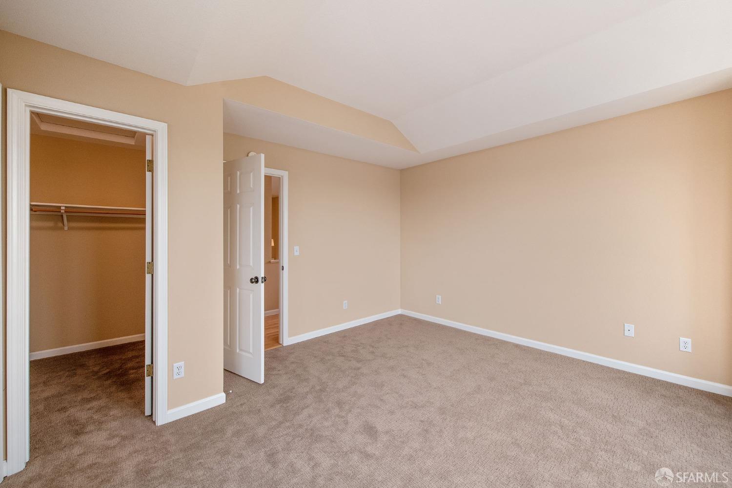 Detail Gallery Image 4 of 54 For 4369 Terrabella Way, Oakland,  CA 94619 - 3 Beds | 2 Baths