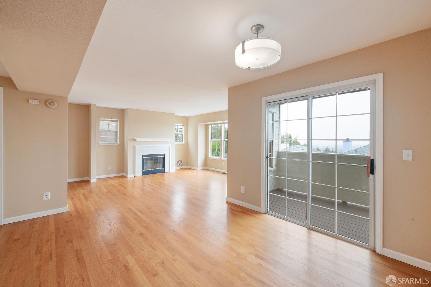 Detail Gallery Image 34 of 54 For 4369 Terrabella Way, Oakland,  CA 94619 - 3 Beds | 2 Baths