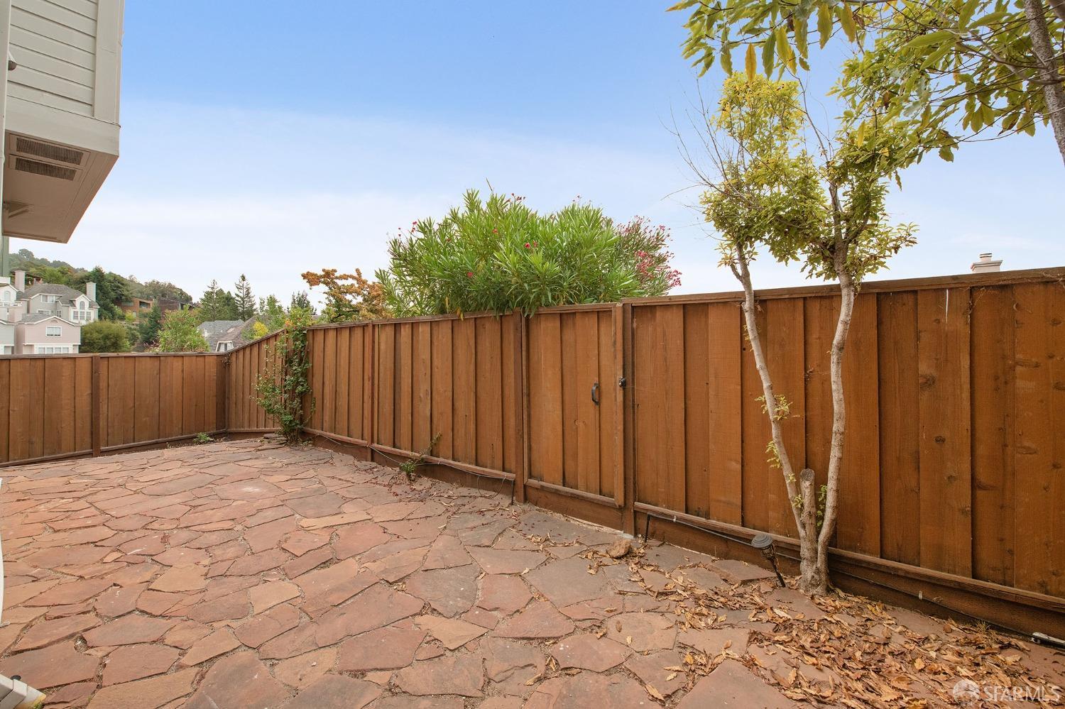 Detail Gallery Image 18 of 54 For 4369 Terrabella Way, Oakland,  CA 94619 - 3 Beds | 2 Baths