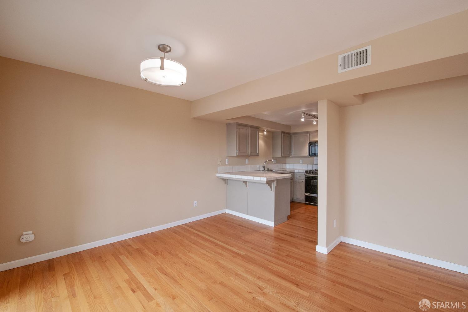 Detail Gallery Image 27 of 54 For 4369 Terrabella Way, Oakland,  CA 94619 - 3 Beds | 2 Baths
