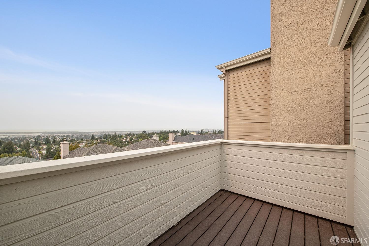 Detail Gallery Image 12 of 54 For 4369 Terrabella Way, Oakland,  CA 94619 - 3 Beds | 2 Baths