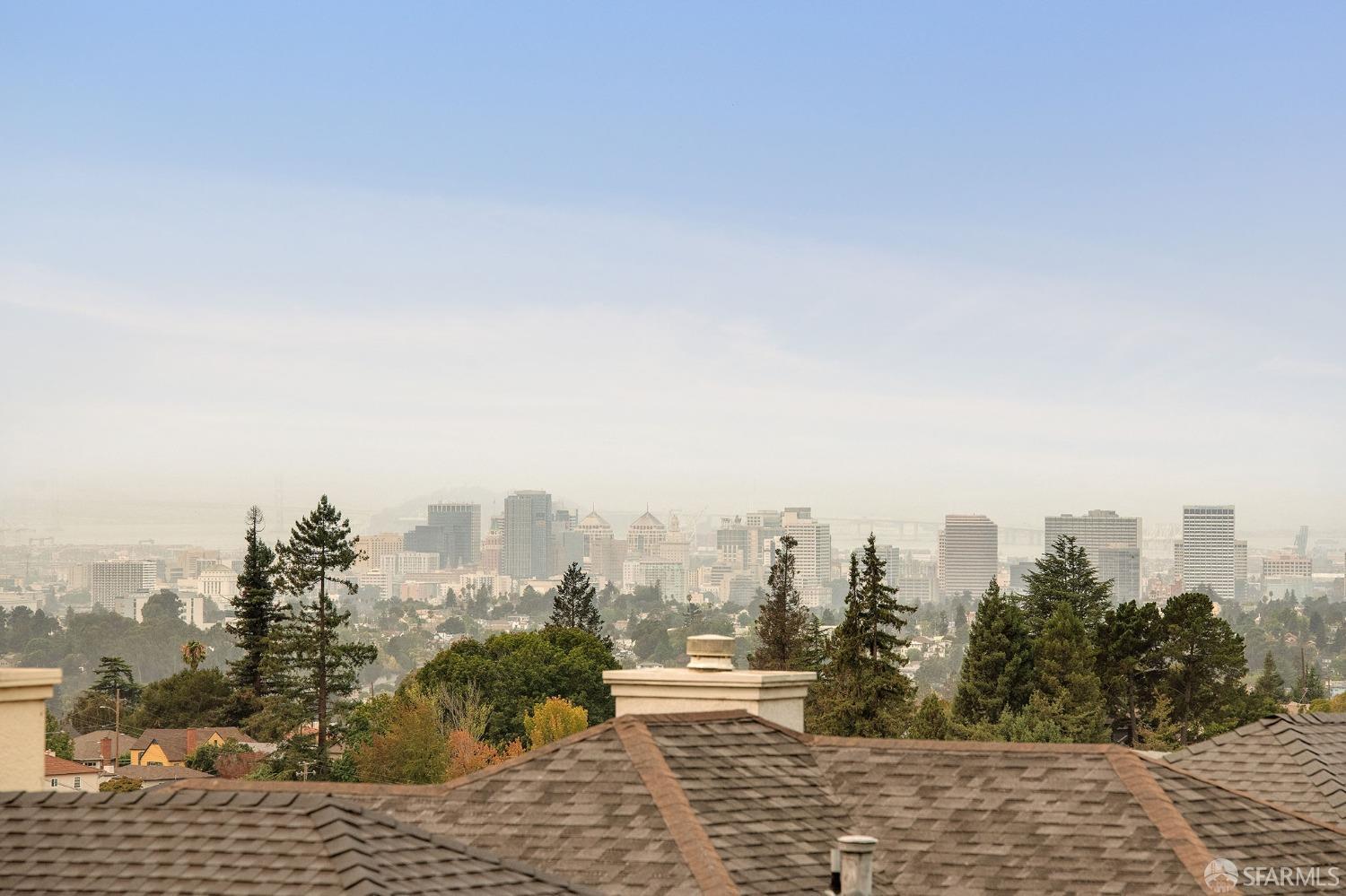 Detail Gallery Image 15 of 54 For 4369 Terrabella Way, Oakland,  CA 94619 - 3 Beds | 2 Baths