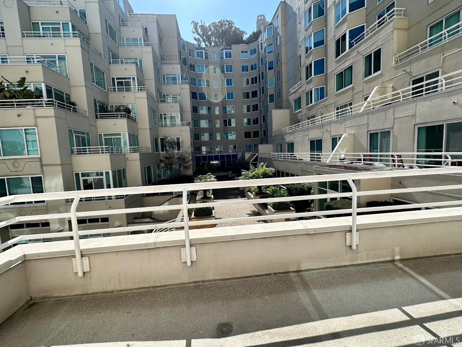 Detail Gallery Image 3 of 29 For 111 Chestnut St #208,  San Francisco,  CA 94111 - 1 Beds | 1 Baths