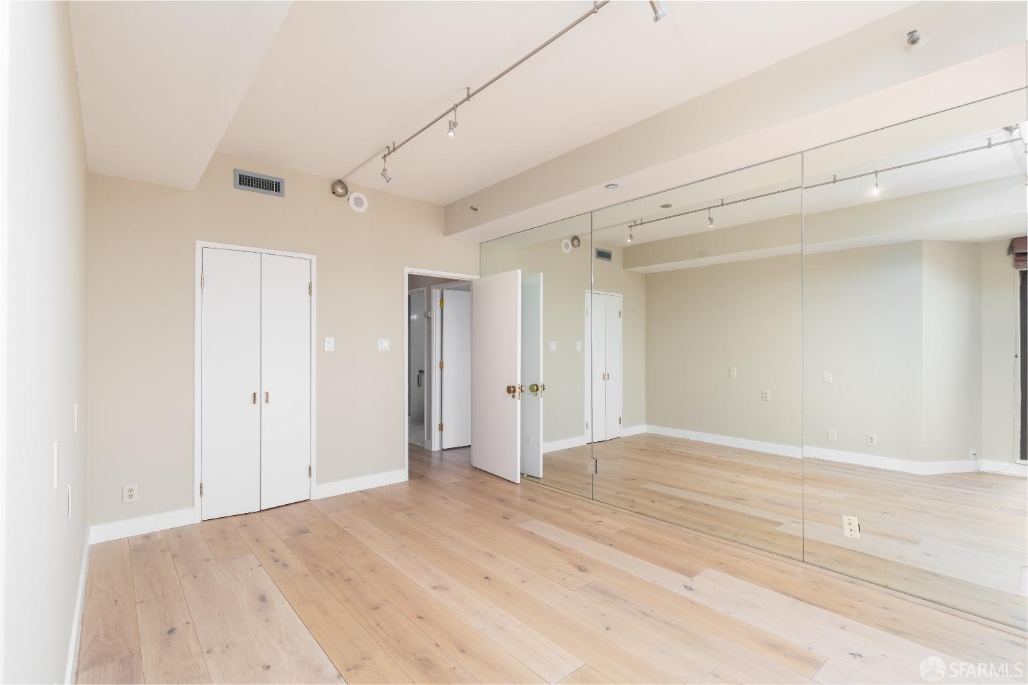 Detail Gallery Image 8 of 33 For 101 Lombard St 903w,  San Francisco,  CA 94111 - 2 Beds | 2 Baths