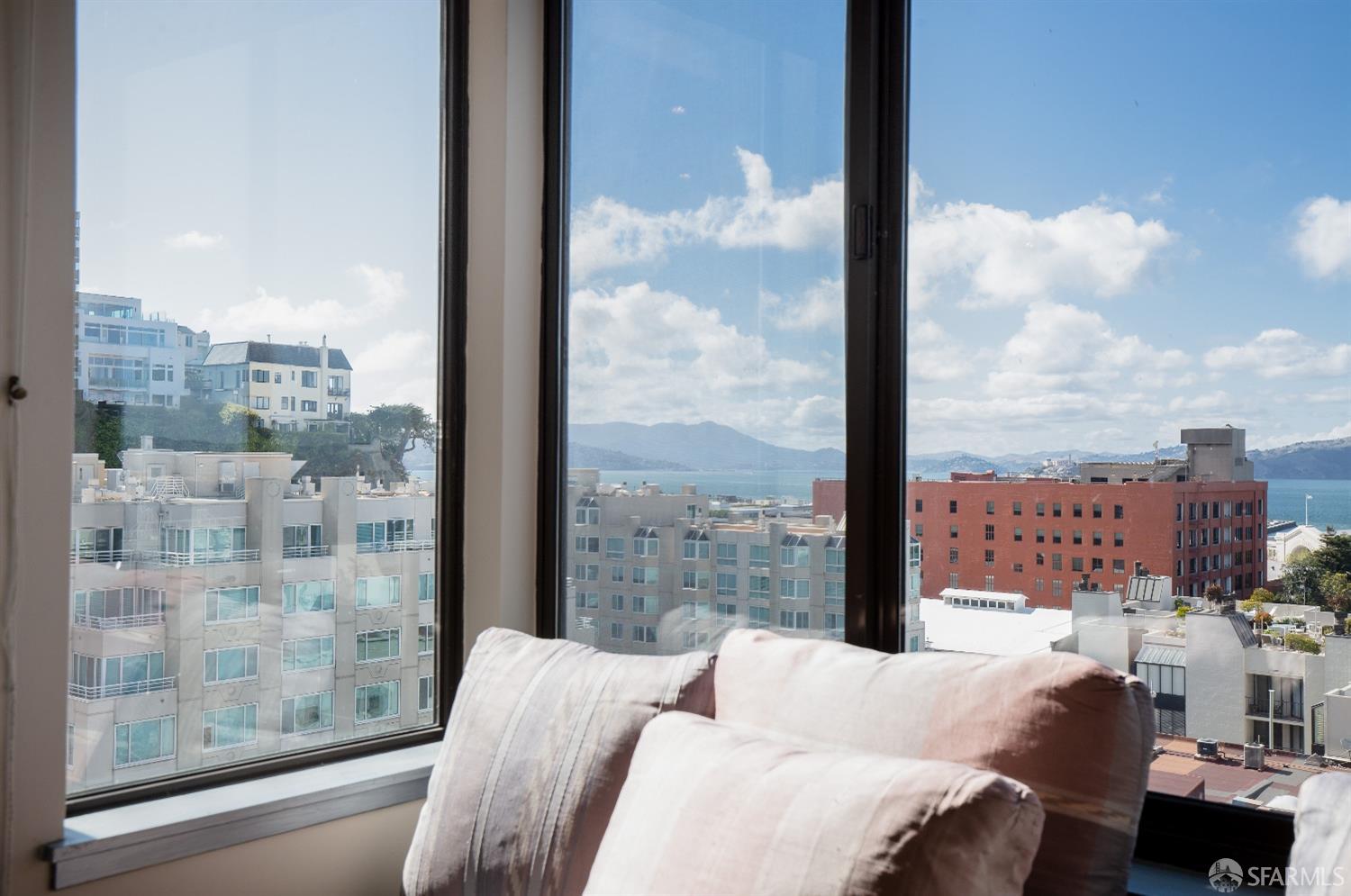 Detail Gallery Image 1 of 33 For 101 Lombard St 903w,  San Francisco,  CA 94111 - 2 Beds | 2 Baths