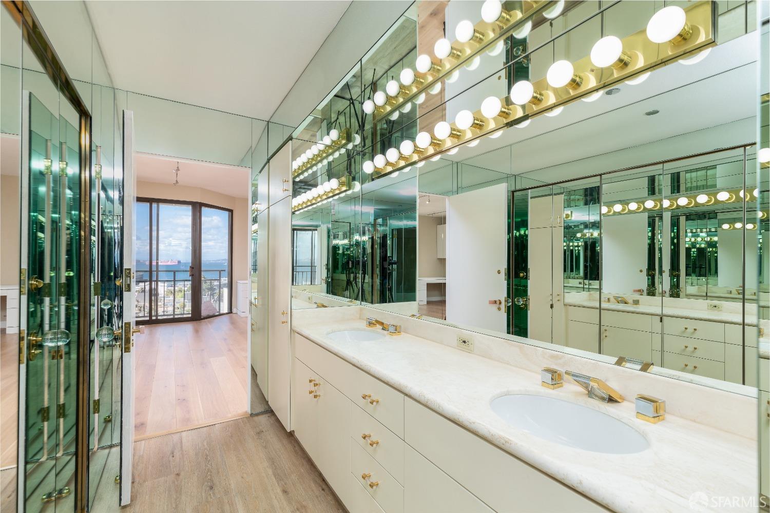 Detail Gallery Image 15 of 33 For 101 Lombard St 903w,  San Francisco,  CA 94111 - 2 Beds | 2 Baths